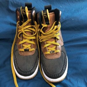 Nike high tops only worn a couple of times